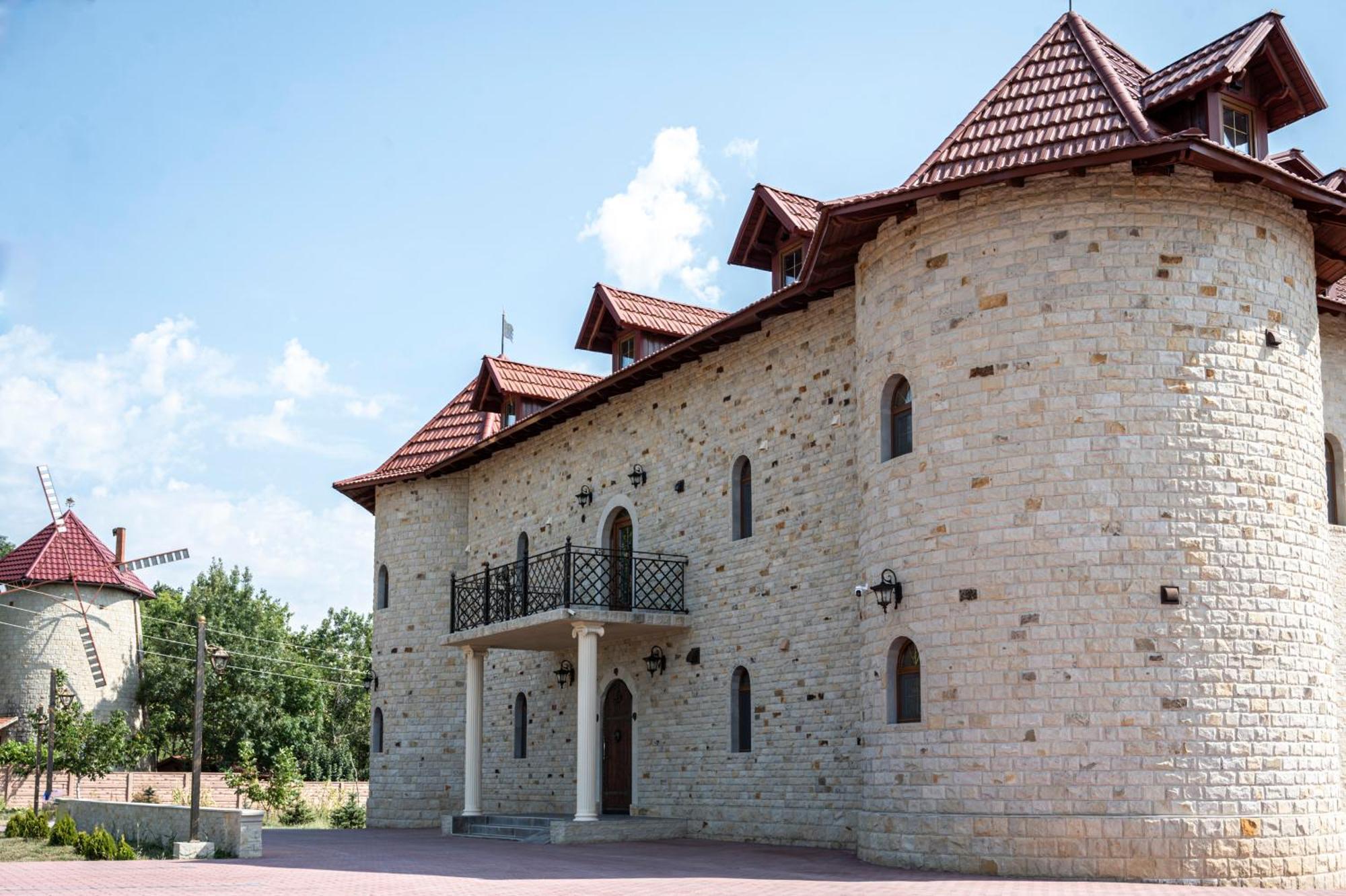 Castel Unghern Ivancea Exterior photo